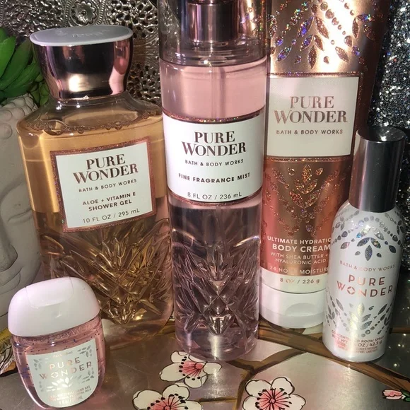 Bath and Bodyworks Pure Wounder Gift Set Combo